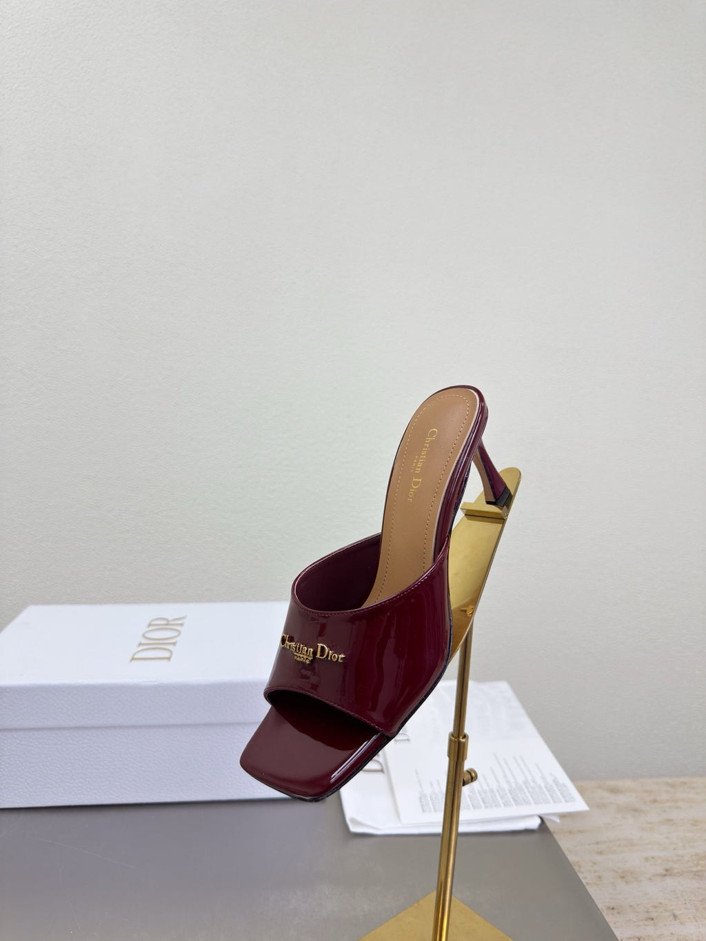 DIOR 26S KITTEN HEEL MULE SANDALS IN BURGUNDY RED PATENT CALFSKIN WITH LOGO