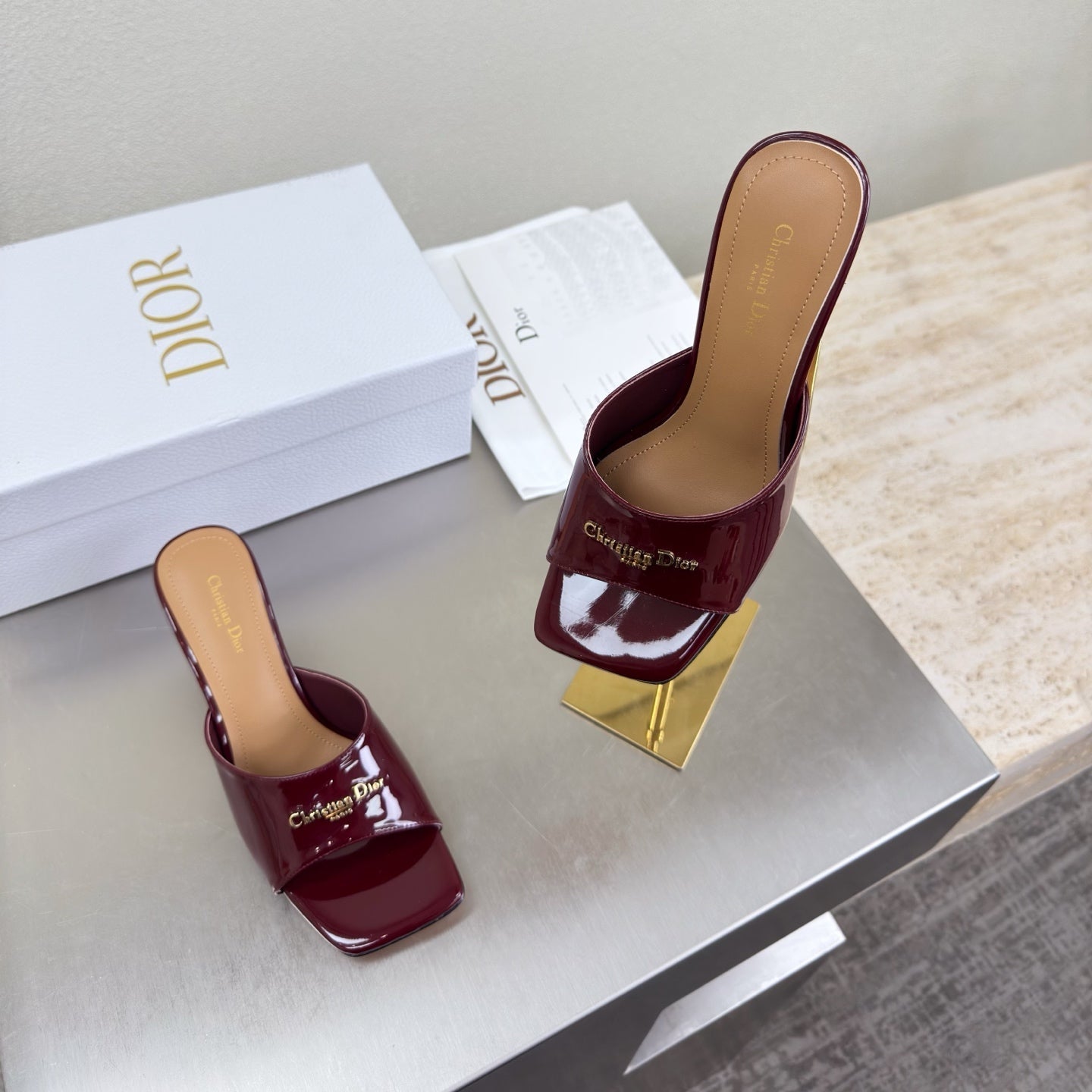 DIOR 26S KITTEN HEEL MULE SANDALS IN BURGUNDY RED PATENT CALFSKIN WITH LOGO