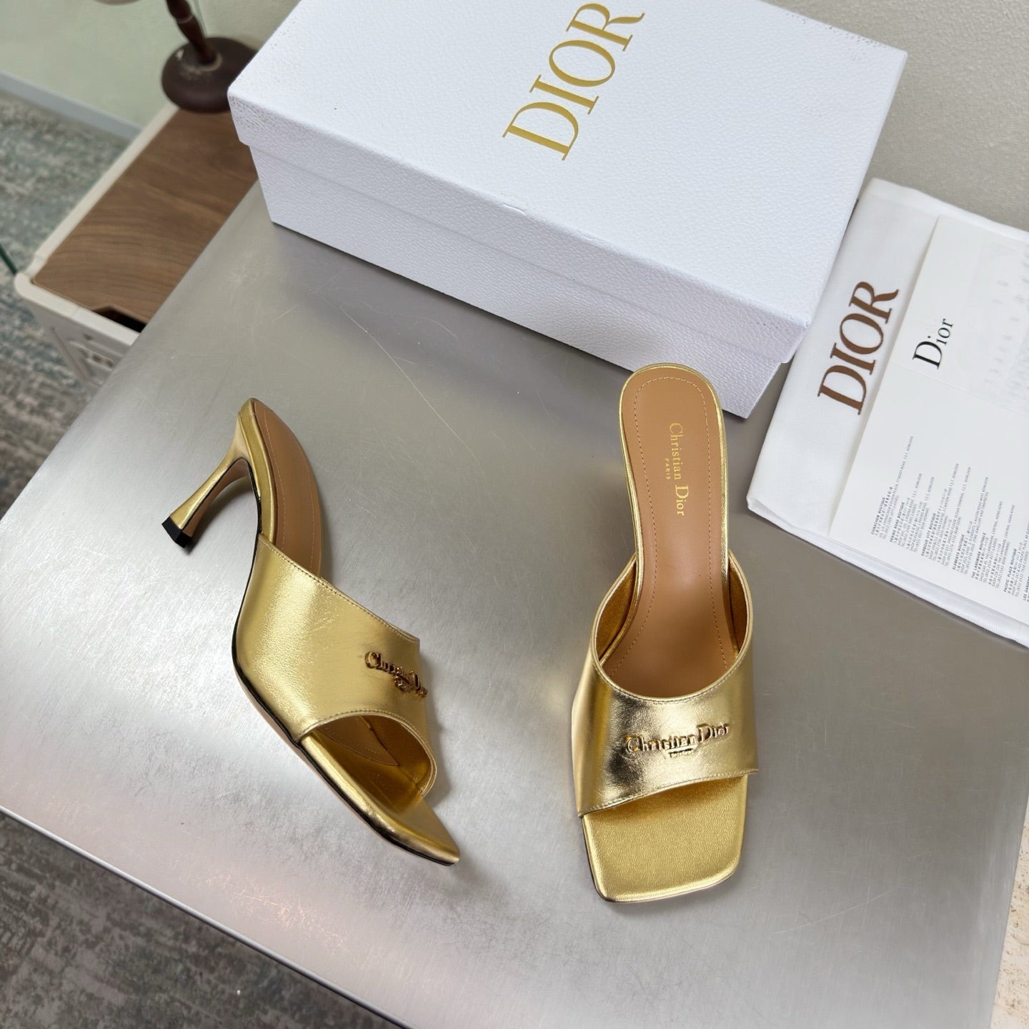 DIOR 26S KITTEN HEEL MULE SANDALS IN GOLD CALFSKIN WITH LOGO