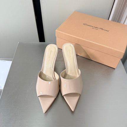 GIANVITO ROSSI 26S POINTED-TOE SANDALS 90 MM IN BEIGE PATENT CALFSKIN