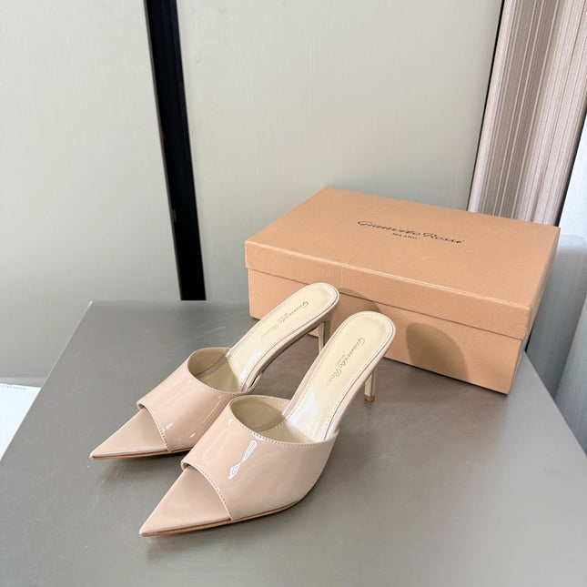 GIANVITO ROSSI 26S POINTED-TOE SANDALS 90 MM IN BEIGE PATENT CALFSKIN