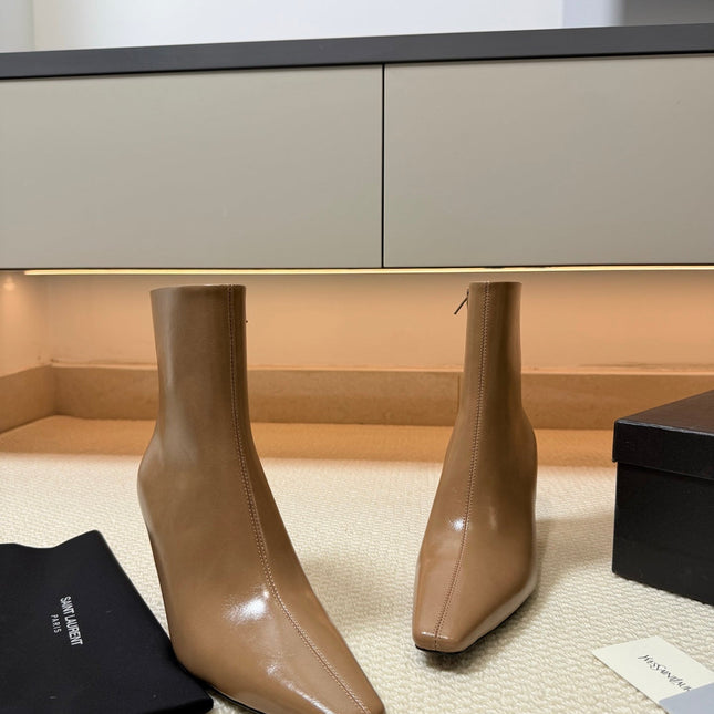 YSL 26S HEELED ANKLE BOOTS 70 MM IN BEIGE BROWN SHINY LAMBSKIN