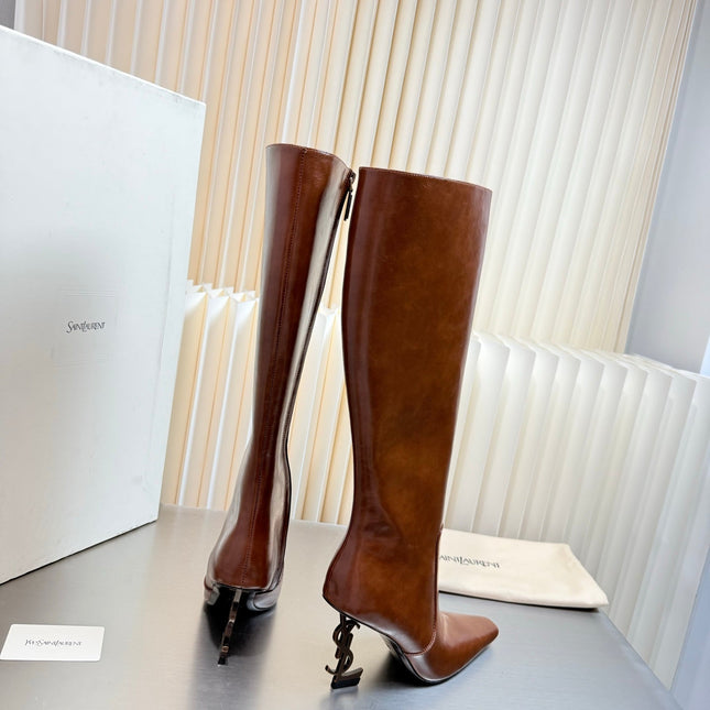 YSL 26S TALL POINTED-TOE HEELED BOOTS 80 MM IN LIGHT BROWN GLOSSY LAMBSKIN
