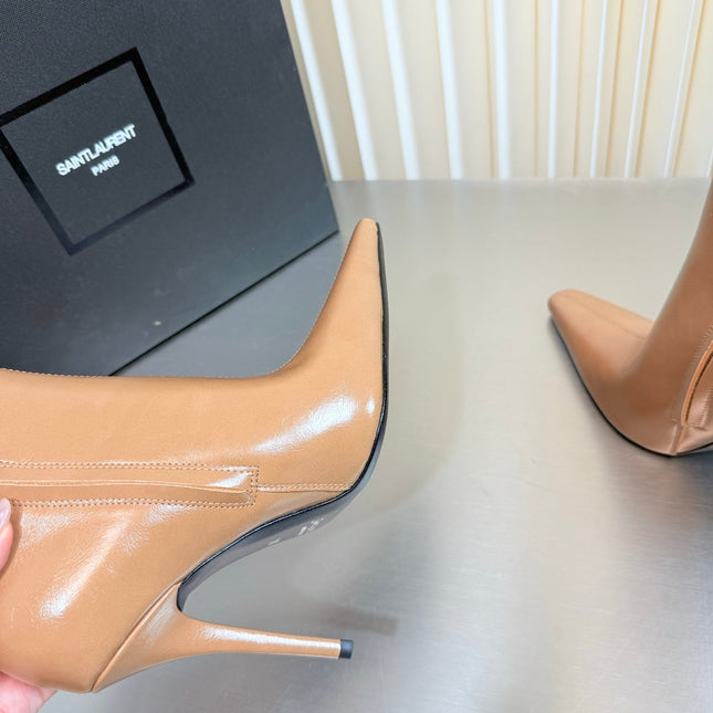 YSL 26S POINTED-TOE HEELED BOOTS 105 MM IN BEIGE SHINY CALFSKIN