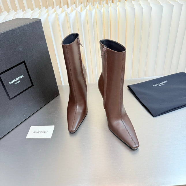 YSL 26S POINTED-TOE HEELED BOOTS 105 MM IN BROWN CALFSKIN