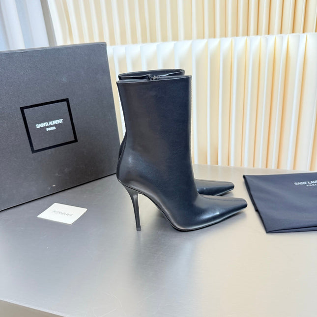 YSL 26S POINTED-TOE HEELED BOOTS 105 MM IN BLACK SHINY CALFSKIN
