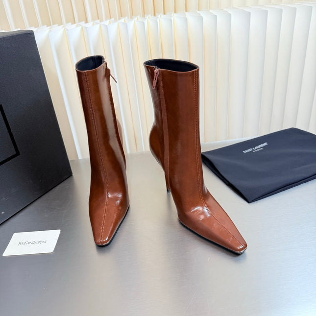 YSL 26S POINTED-TOE HEELED BOOTS 105 MM IN LIGHT BROWN SHINY CALFSKIN