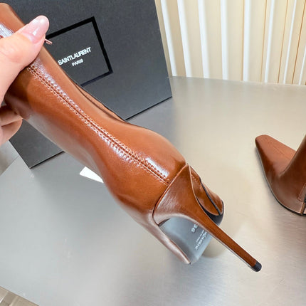 YSL 26S POINTED-TOE HEELED BOOTS 105 MM IN LIGHT BROWN SHINY CALFSKIN
