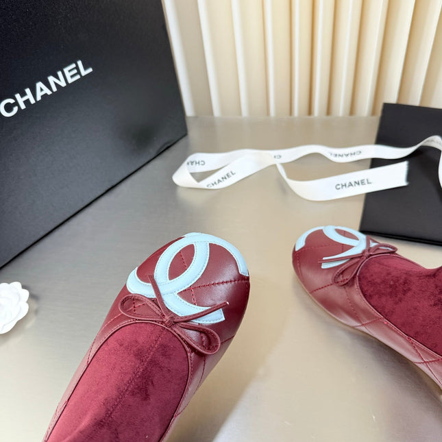 CHANEL 26S ANKLE BOOTS IN RED CALFSKIN AND SUEDE SQUARE TOE