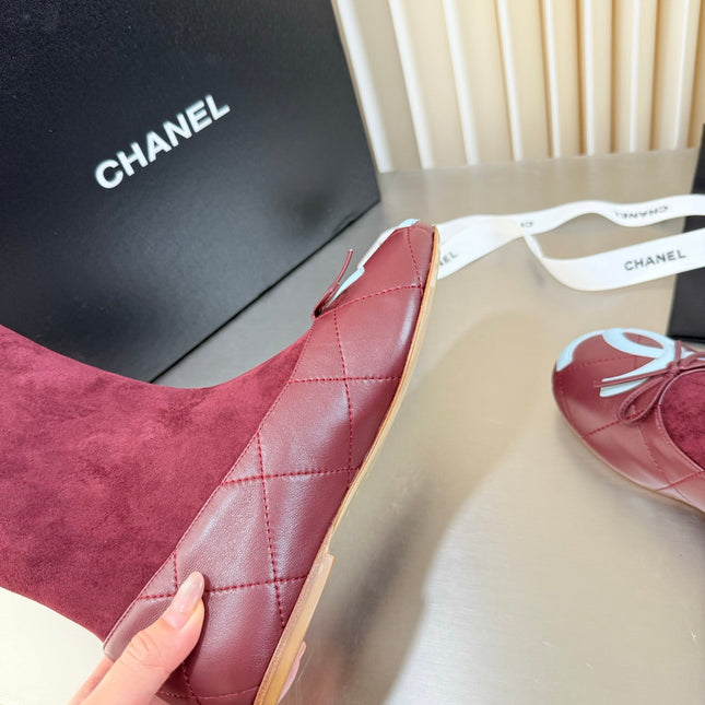 CHANEL 26S ANKLE BOOTS IN RED CALFSKIN AND SUEDE SQUARE TOE