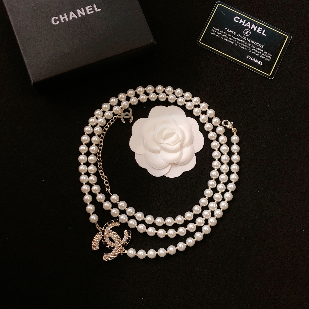 CHANEL 26S DOUBLE C LOGO PEARL LAYERED NECKLACE WITH CRYSTAL CC DETAIL IN GOLD METAL 631831