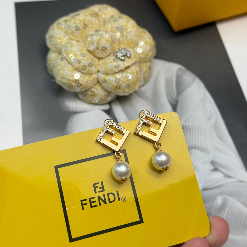 FENDI 26S FF CRYSTAL PEARL DROP EARRINGS IN GOLD TONE METAL 622862