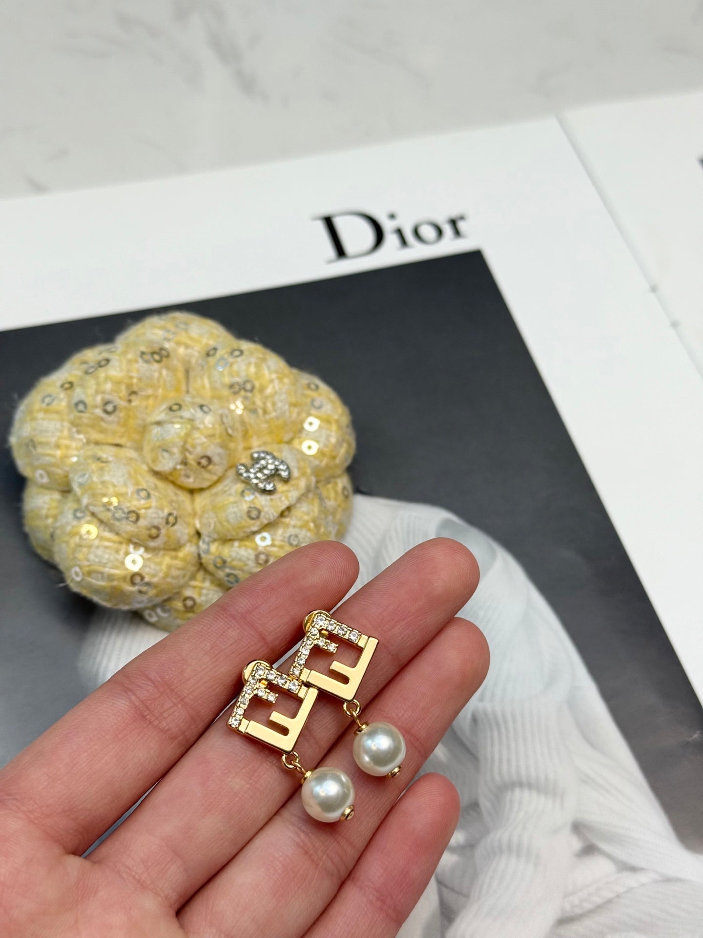 FENDI 26S FF CRYSTAL PEARL DROP EARRINGS IN GOLD TONE METAL 622862