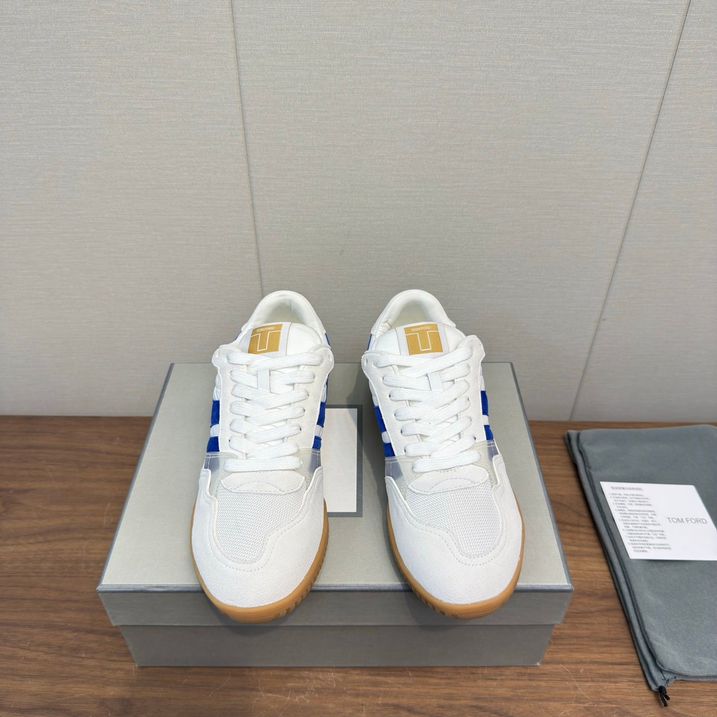 TOM FORD 26S JACKSON SNEAKERS IN WHITE AND BLUE SUEDE
