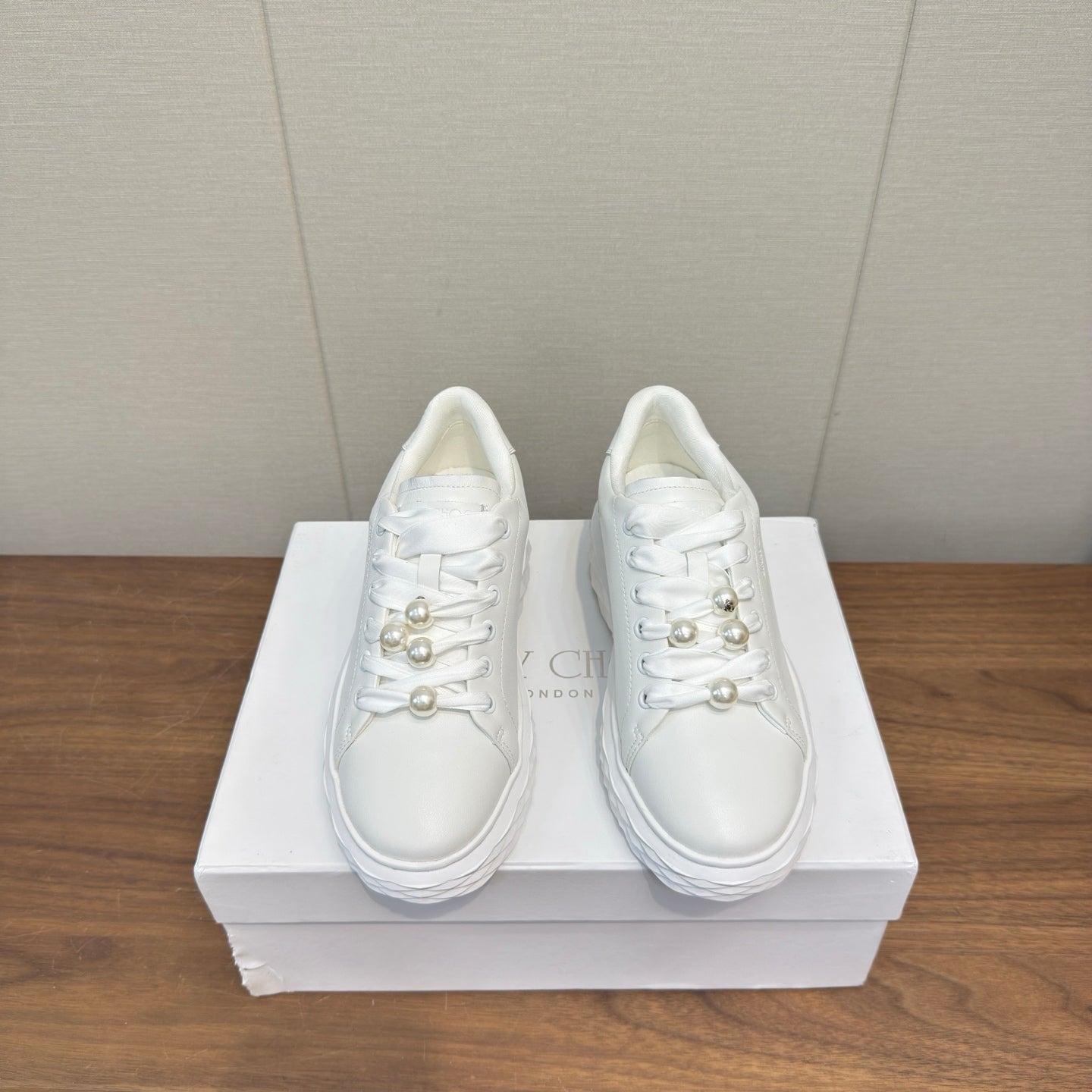 JIMMY CHOO 26S SNEAKERS 55 MM IN WHITE CALFSKIN PEARL-EMBELLISHED