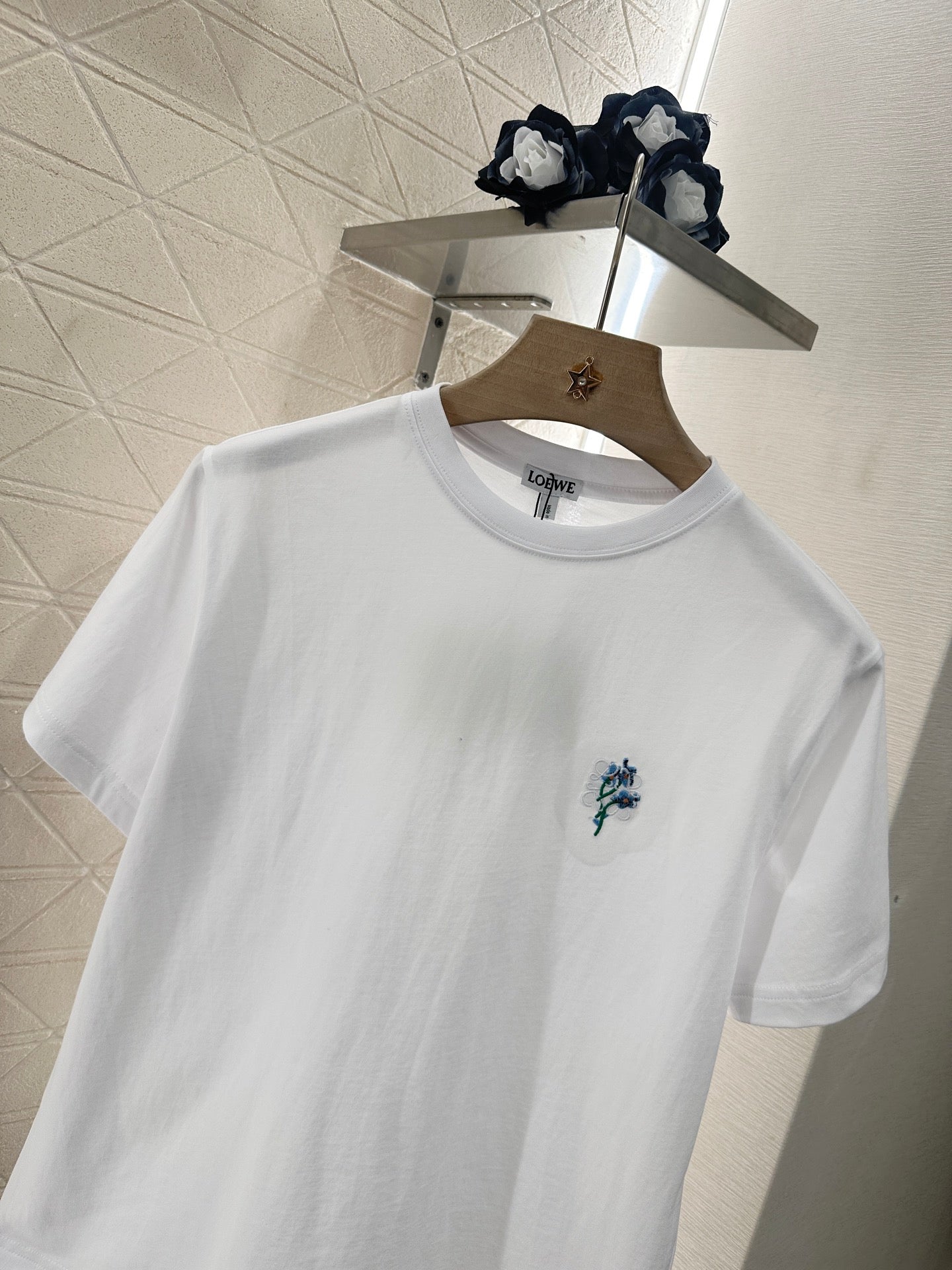 LOEW 25S EMBROIDERED FLOWER T-SHIRT TEE 265626