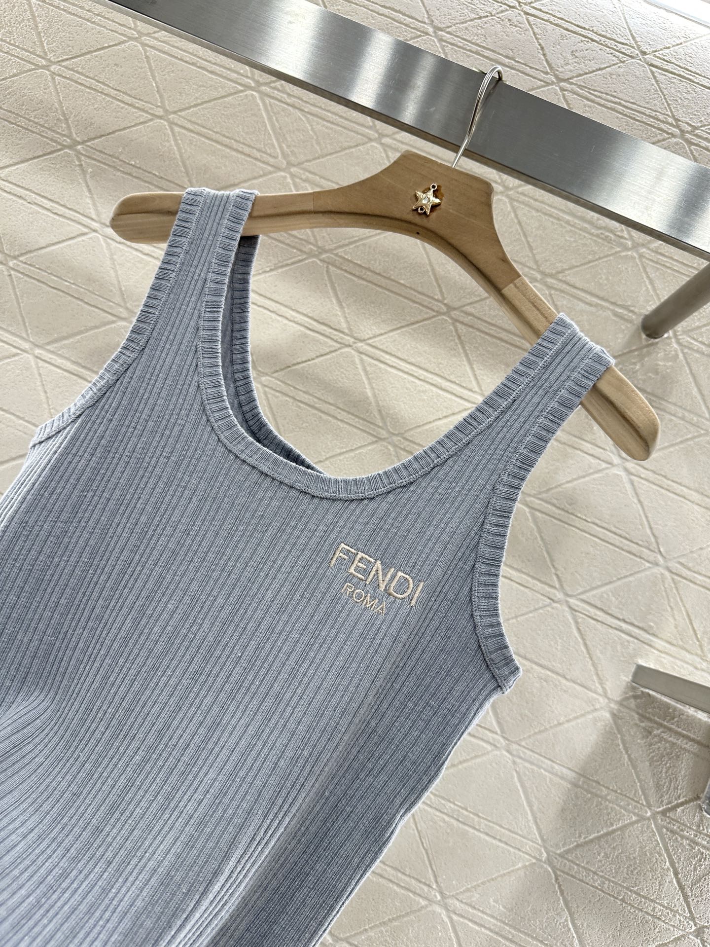 FENDI SLEEVELESS KNIT TOP 272908