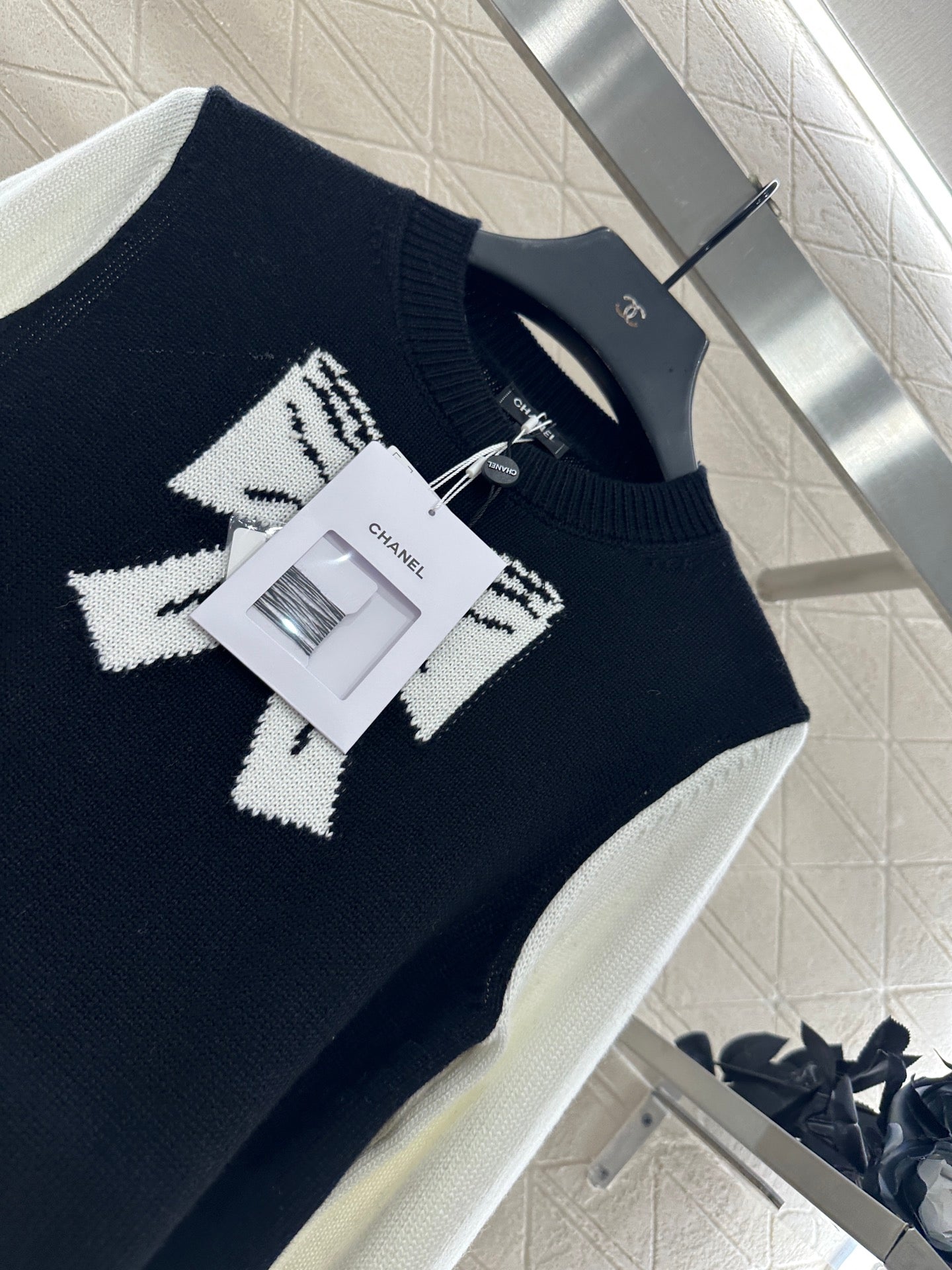 CHANEL 25S SWEATER 548