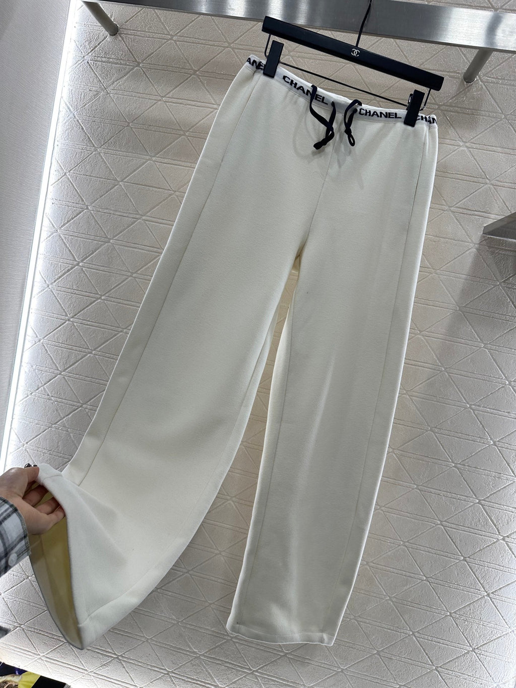 CHANEL 25S WIDE-LEG FLEECE-LINED PANTS 404