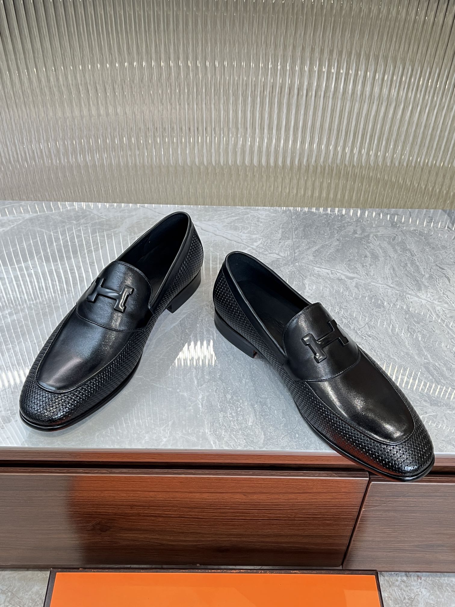HM BLACK H-BUCKLE LOAFER BLACK CALFSKIN