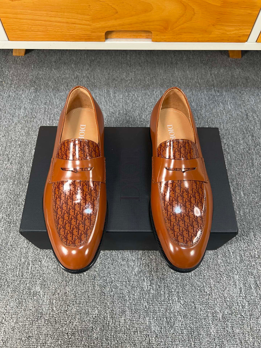CD GRANVILLE LOAFER  GLOSSY SIENNA MONOGRAM LAMBSKIN