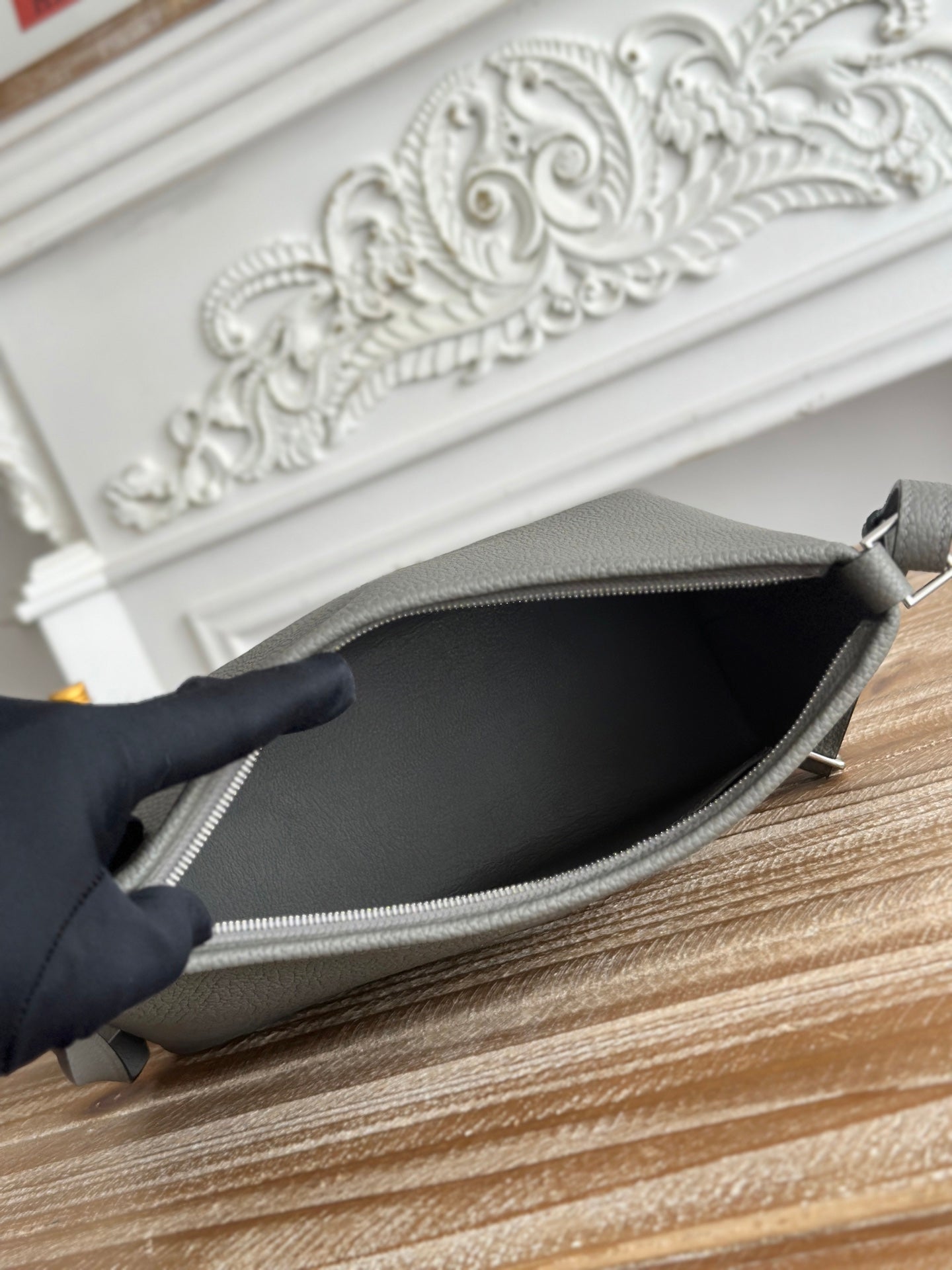 HM 25S BERLINGOT 24 CM IN DARK GRAY LAMBSKIN