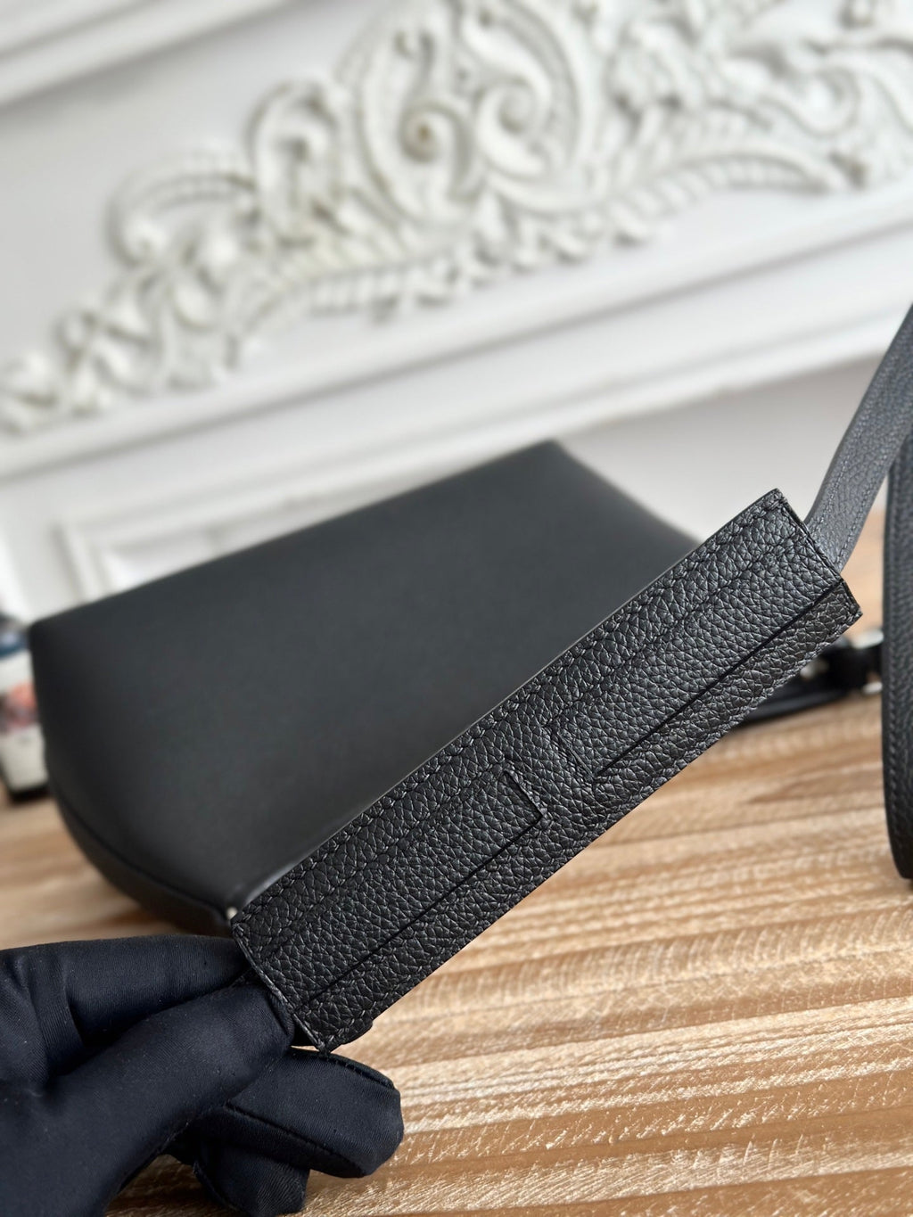 HM 25S BERLINGOT 24 CM IN BLACK LAMBSKIN