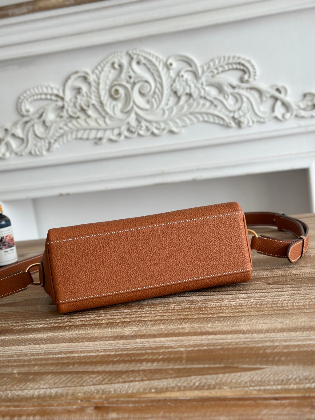 HM 25S KELLY MESSENGER 25 CM IN CARAMEL BROWN TOGO WITH GOLD HARDWARE