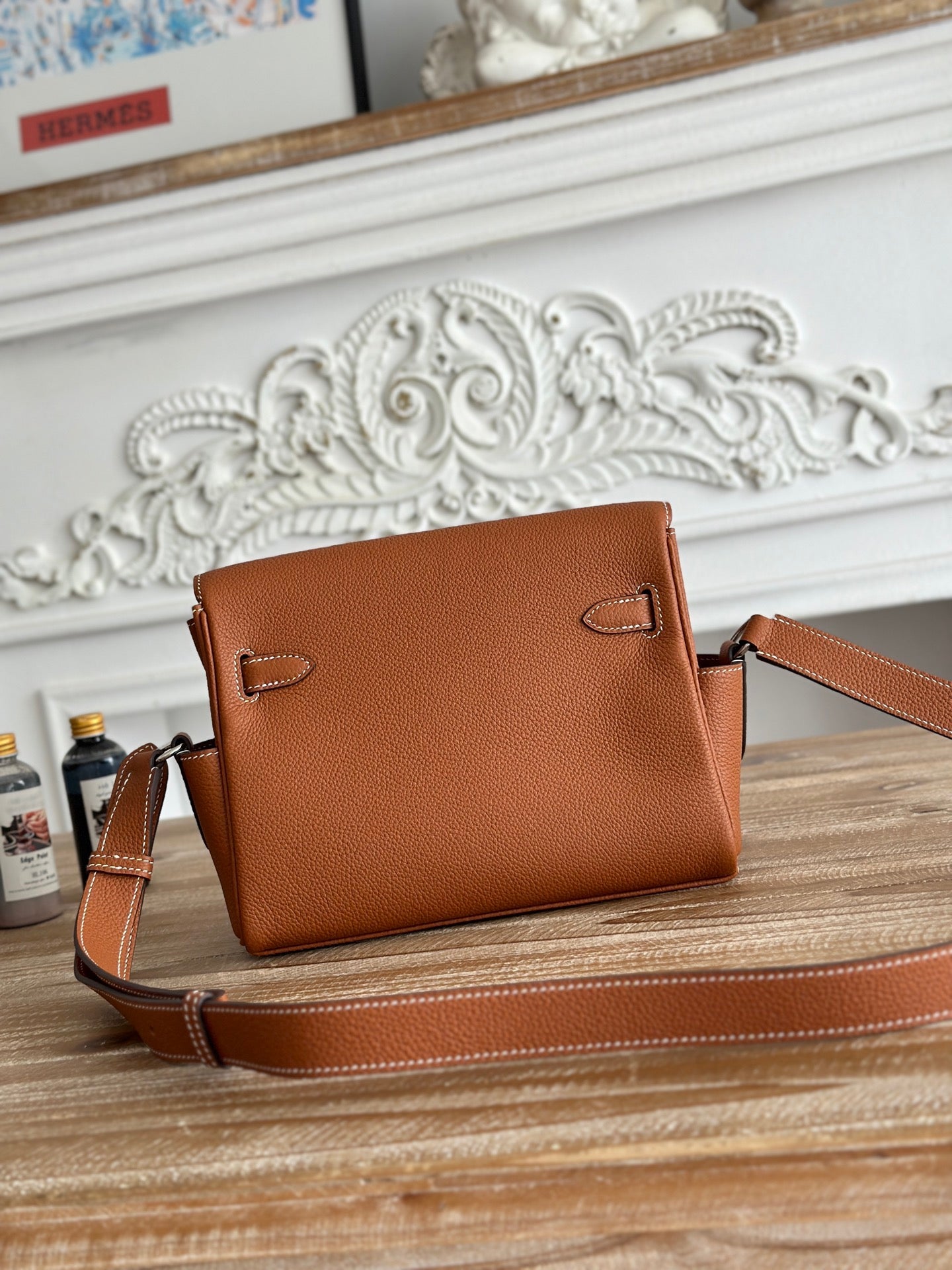HM 25S KELLY MESSENGER 25 CM IN CARAMEL BROWN TOGO WITH SILVER HARDWARE