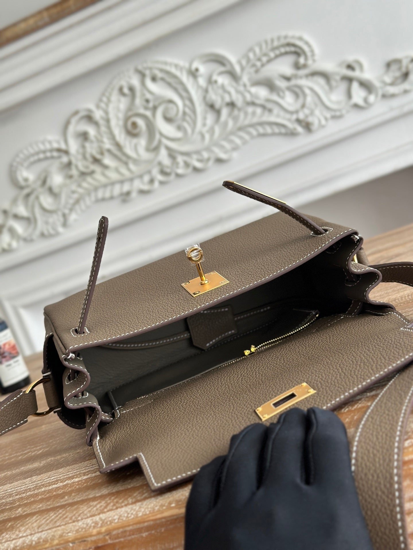 HM 25S KELLY MESSENGER 25 CM IN TAUPE BROWN TOGO WITH GOLD HARDWARE