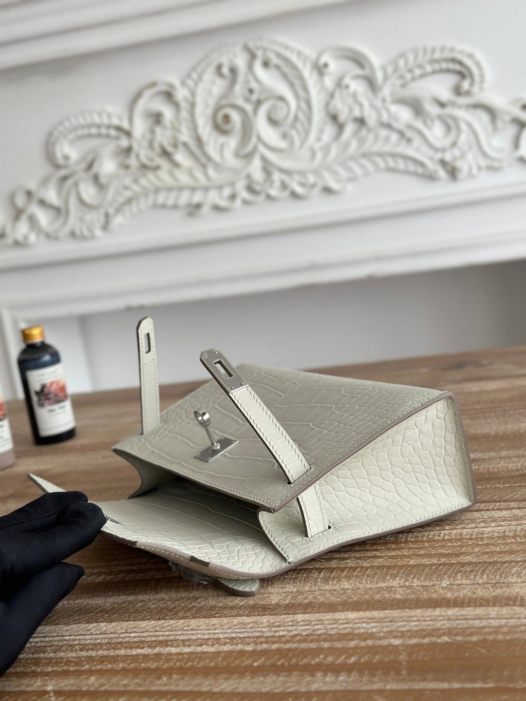 HM 25S KELLY MINI 22 CM IN CREAM WHITE LAMBSKIN WITH CROCODILE EMBOSSING AND SILVER HARDWARE