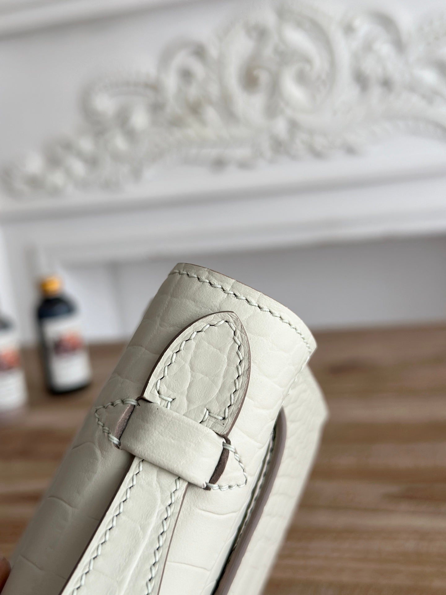 HM 26S KELLY MINI 22CM IN MILKY WHITE CROC EMBOSSED CALFSKIN SILVER KELLY BUCKLE
