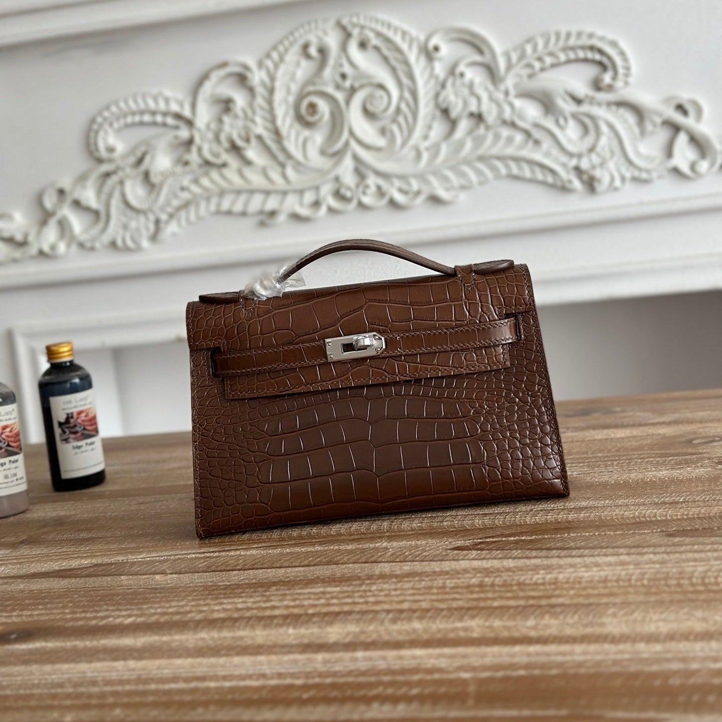 HM 26S KELLY MINI 22CM IN DARK BROWN CROC EMBOSSED CALFSKIN SILVER KELLY BUCKLE