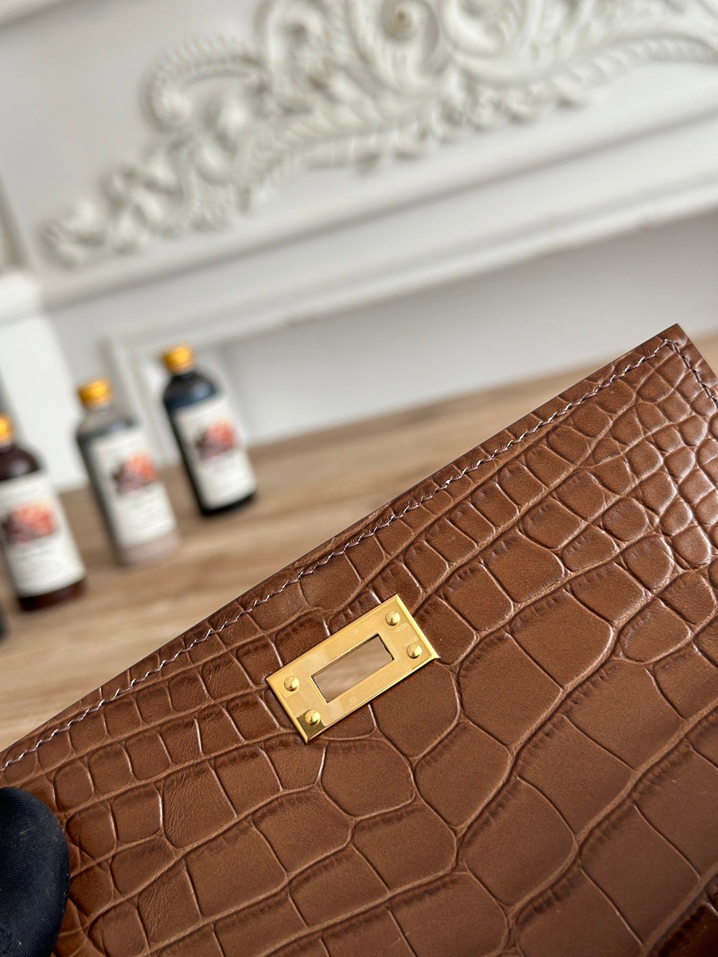 HM 25S KELLY MINI 22 CM IN BROWN LAMBSKIN WITH CROCODILE EMBOSSING AND GOLD HARDWARE