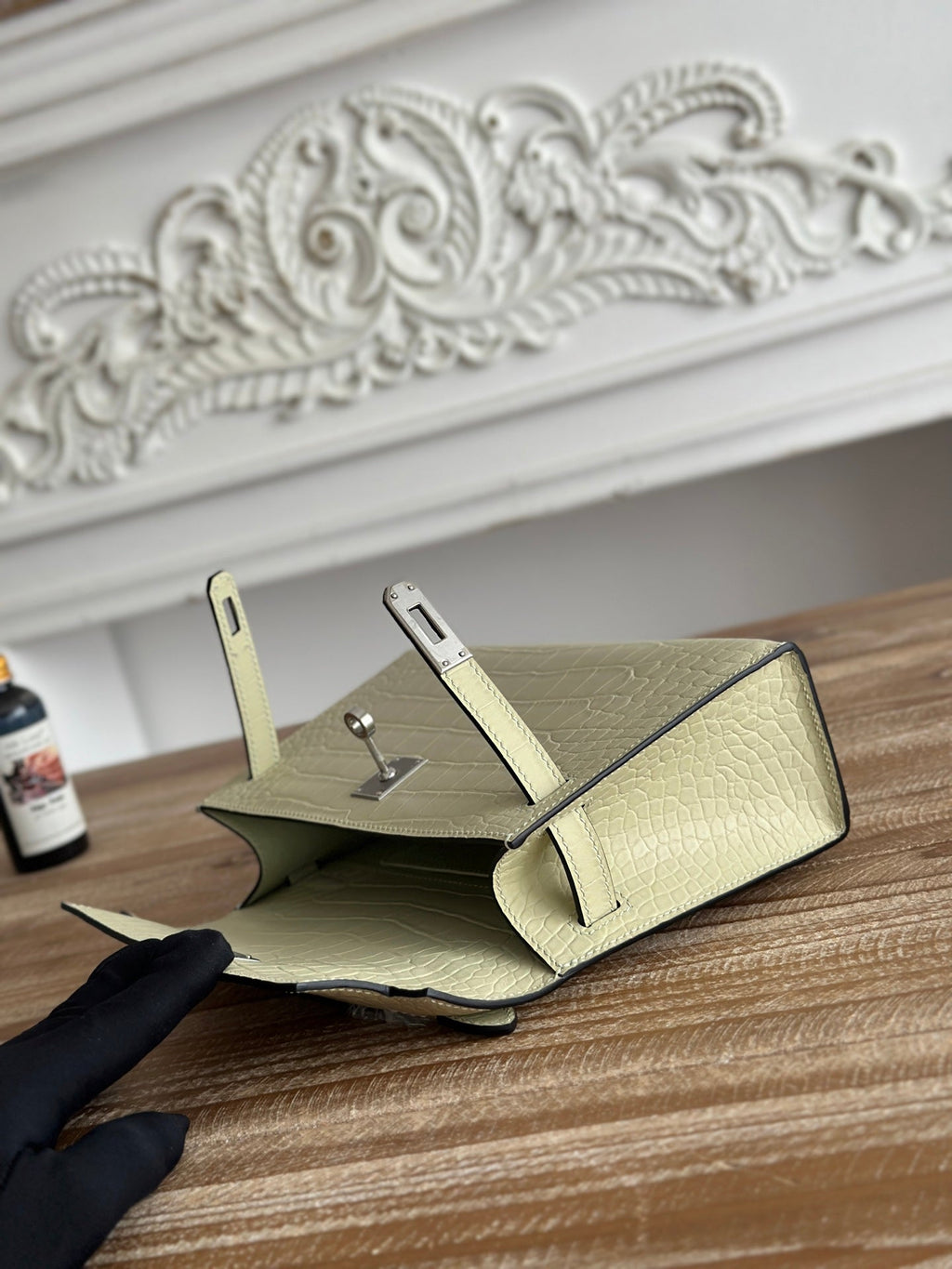 HM 25S KELLY MINI 22 CM IN LIGHT KHAKI LAMBSKIN WITH CROCODILE EMBOSSING AND SILVER HARDWARE
