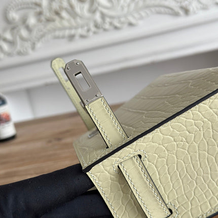 HM 25S KELLY MINI 22 CM IN LIGHT KHAKI LAMBSKIN WITH CROCODILE EMBOSSING AND SILVER HARDWARE
