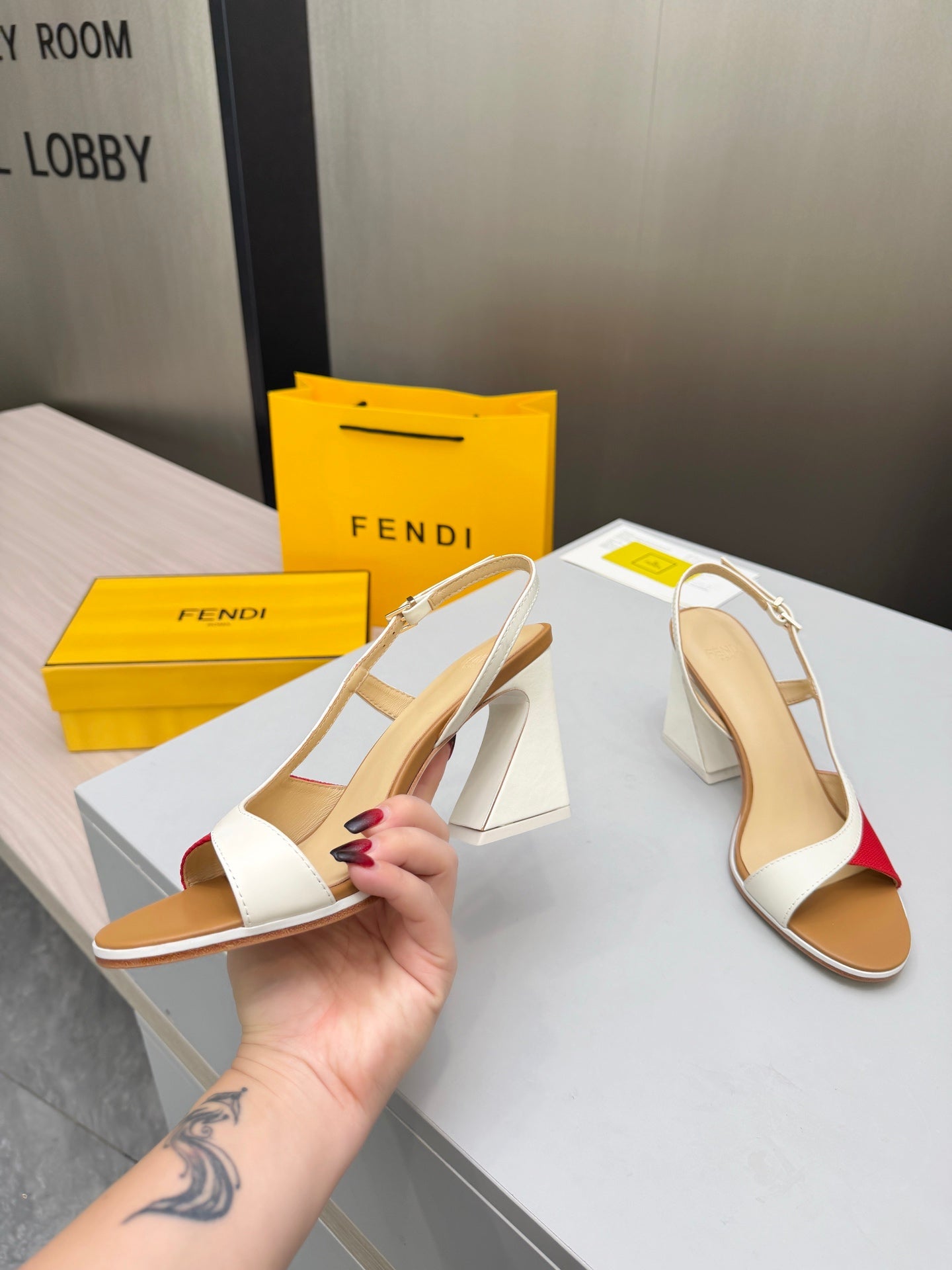 FENDI 26S SLINGBACK SANDALS IN WHITE CALFSKIN AND RED CANVAS