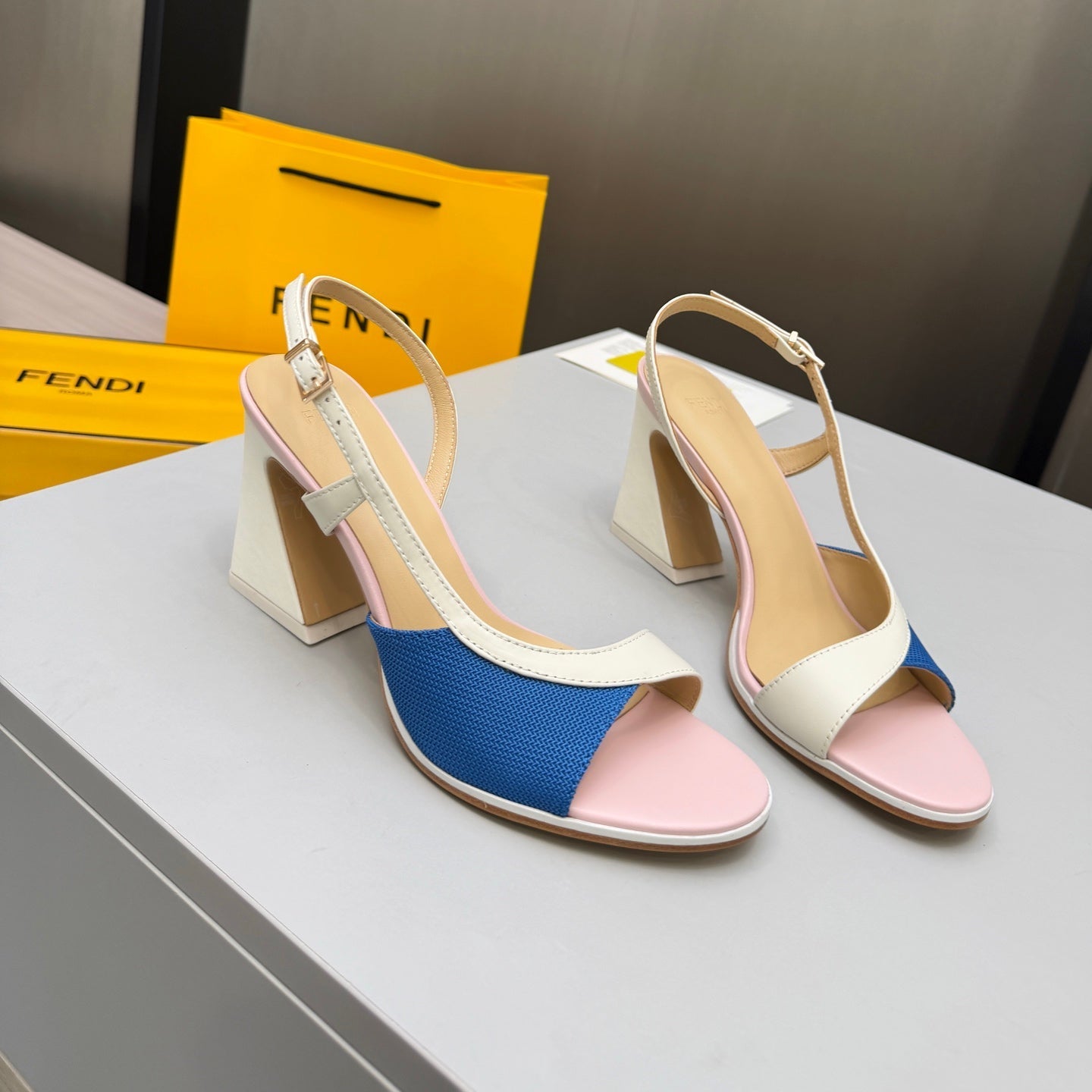 FENDI 26S SLINGBACK SANDALS IN WHITE CALFSKIN AND BLUE CANVAS