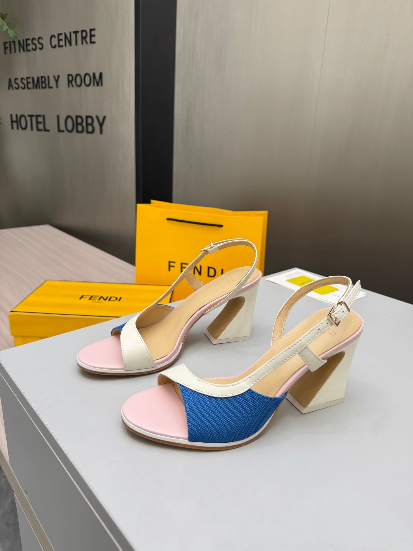 FENDI 26S SLINGBACK SANDALS IN WHITE CALFSKIN AND BLUE CANVAS