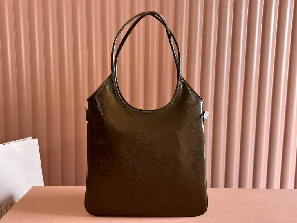IVY 40 TOTE IN BROWN PATENT CALFSKIN GOLD HARDWARE