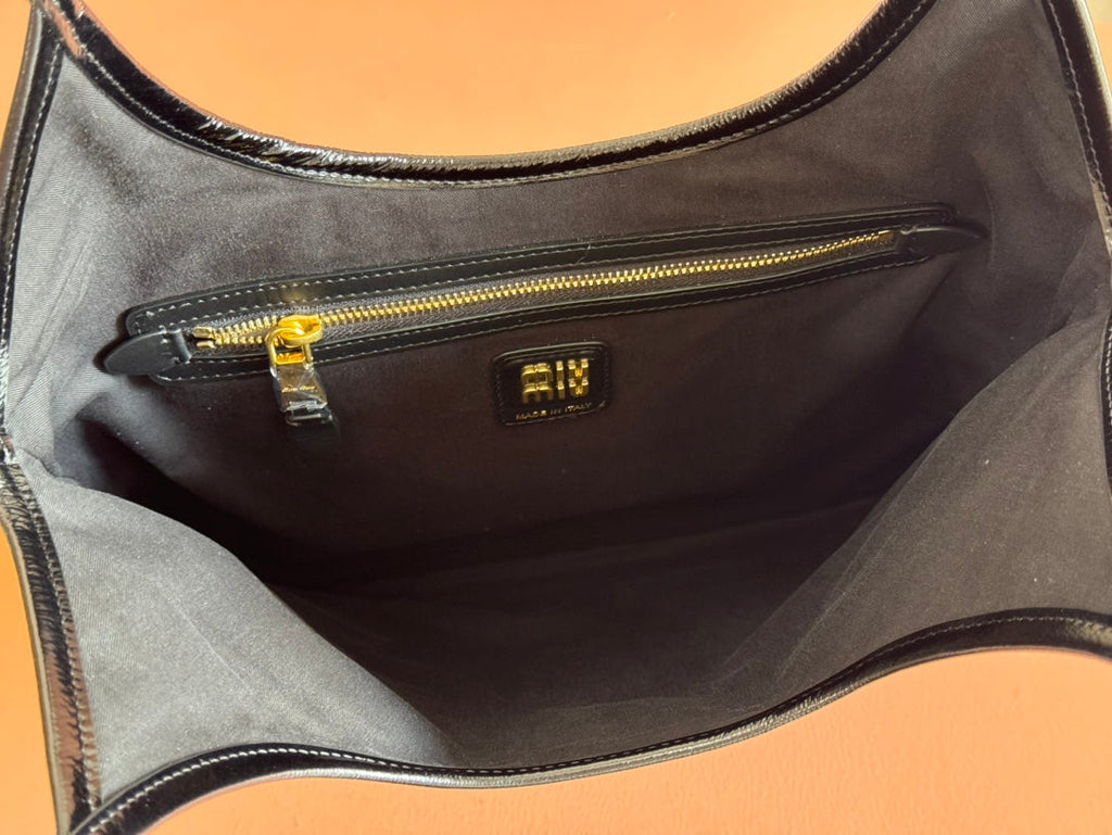 IVY 40 TOTE IN BLACK PATENT CALFSKIN GOLD HARDWARE