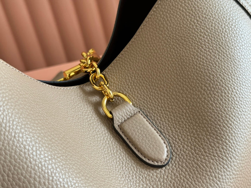 SOFTBIT MAXI SHOULDER BAG 46 IN TAUPE GRAINY LAMBSKIN