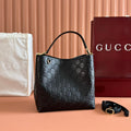 GUCCI 26S HAND BAG 25 IN BLACK CALFSKIN WITH MONOGRAM PATTERN