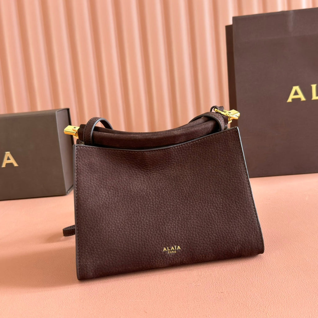 ALAIA 26S LE CLICK SHOULDER BAG 20 IN DARK BROWN GRAINED CALFSKIN
