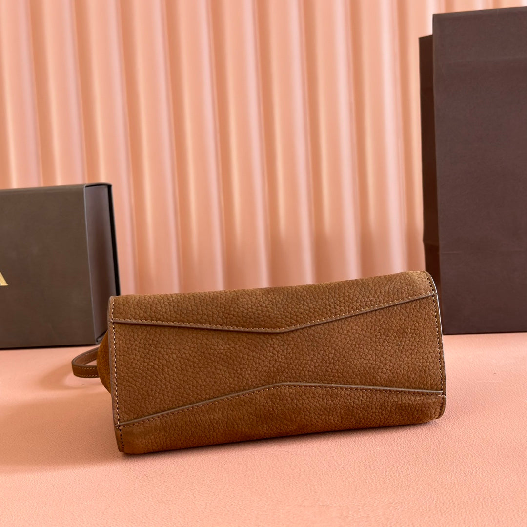 ALAIA 26S LE CLICK SHOULDER BAG 20 IN BROWN GRAINED CALFSKIN