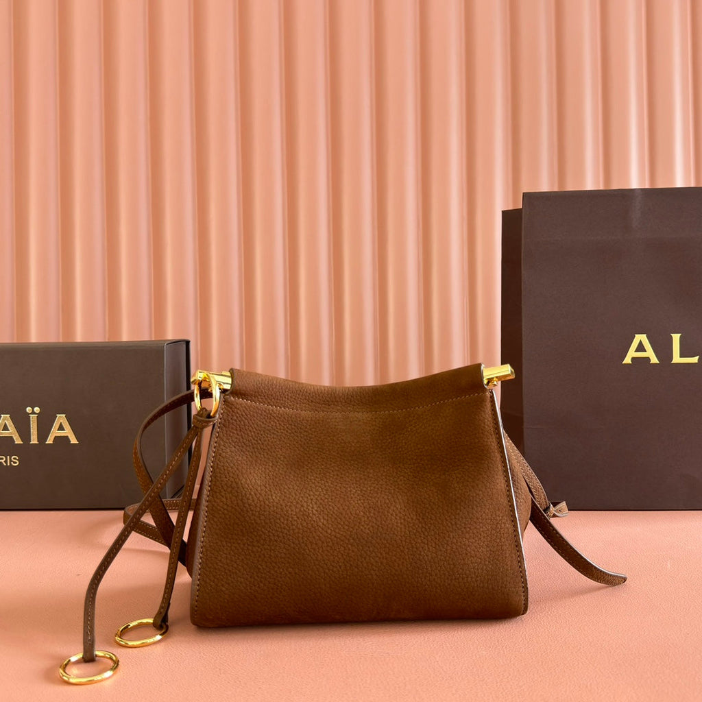 ALAIA 26S LE CLICK SHOULDER BAG 20 IN BROWN GRAINED CALFSKIN