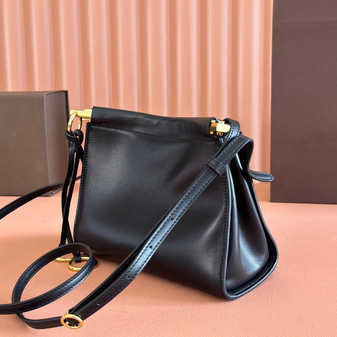ALAIA 26S LE CLICK SHOULDER BAG 20 IN BLACK CALFSKIN