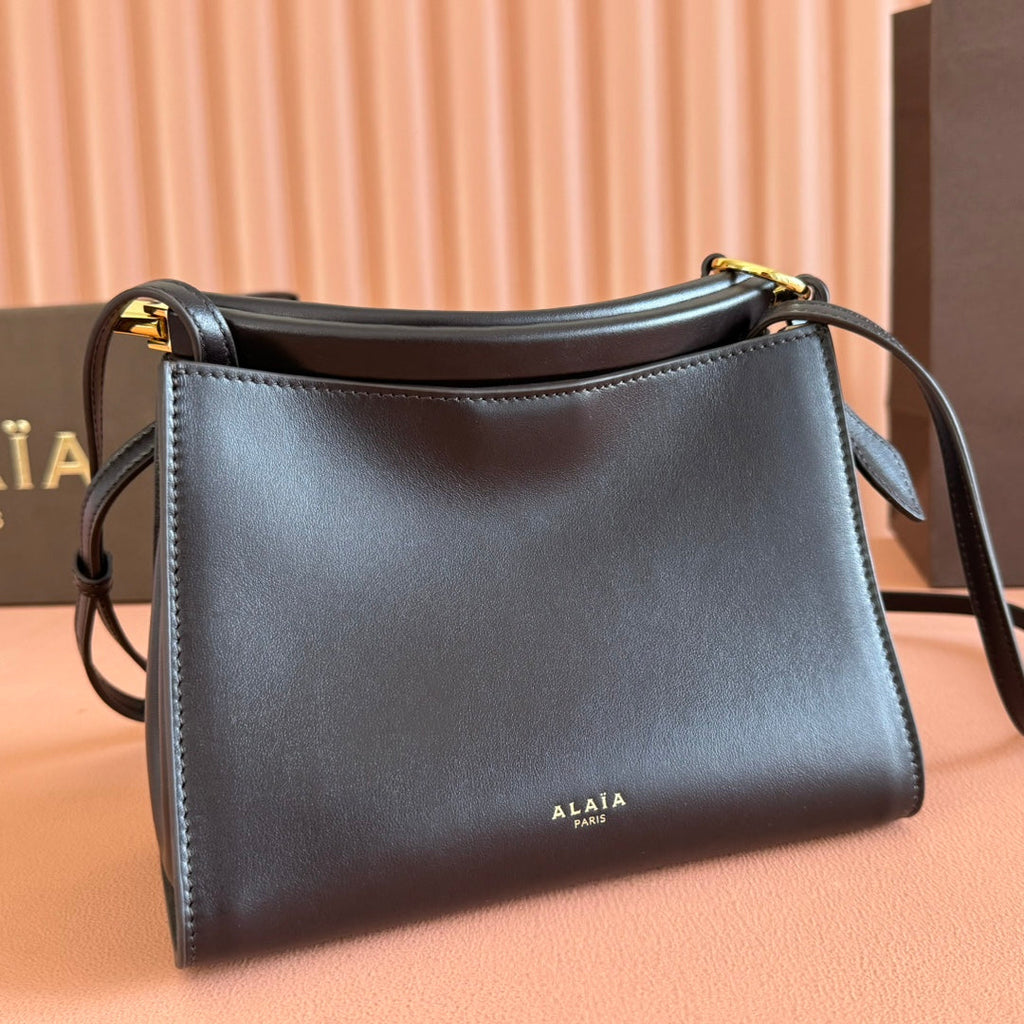 ALAIA 26S LE CLICK SHOULDER BAG 20 IN DARK BROWN CALFSKIN