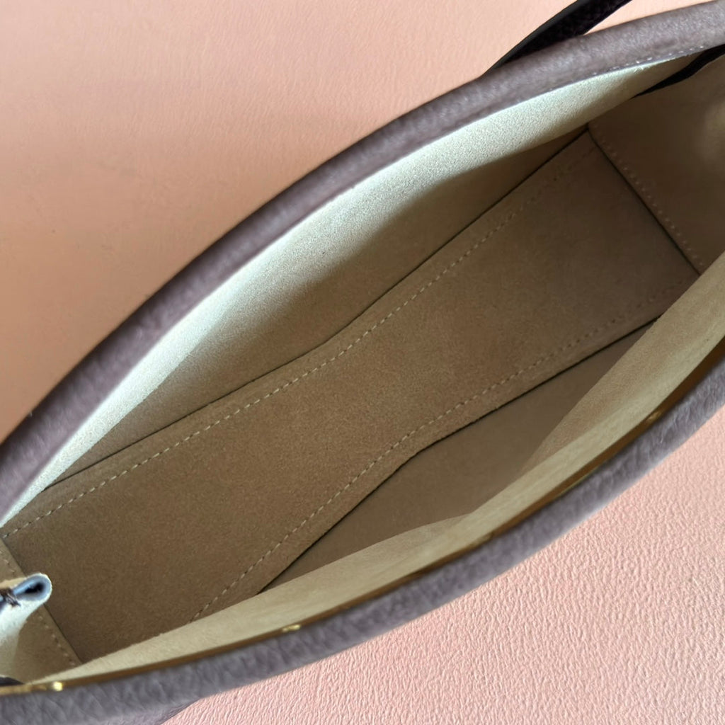 ALAIA 26S LE CLICK BAG 25 IN DARK BROWN GRAINED CALFSKIN