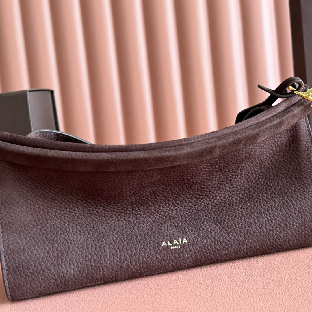 ALAIA 26S LE CLICK BAG 25 IN DARK BROWN GRAINED CALFSKIN